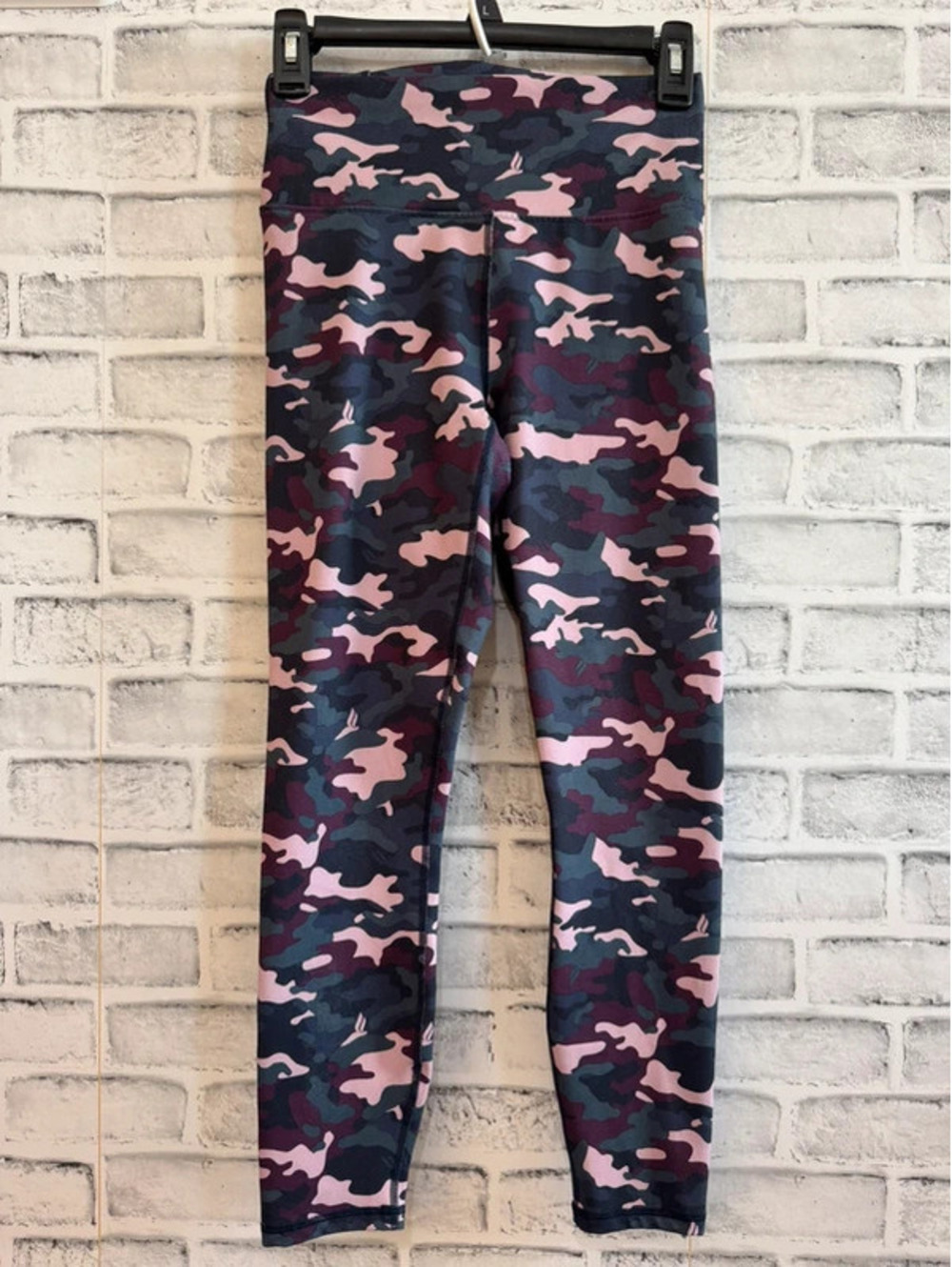 Women’s Fabletics powerhold multicolor camo leggings XS/S